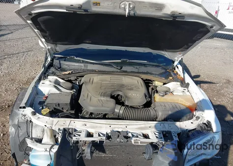 2015 Chrysler 300 Limited z USA, uszkodzony, nr VIN 2C3CCAAG0FH786770